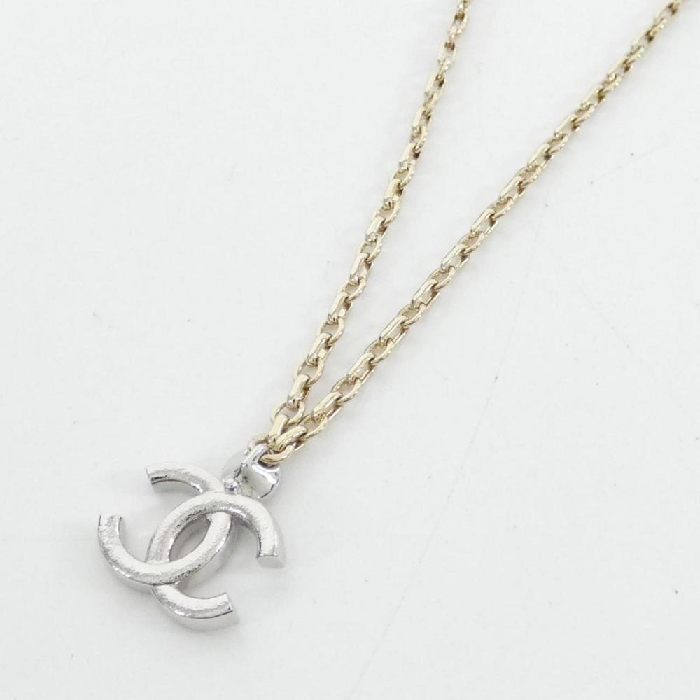 CHANEL Gold Necklace - Picture 3 of 5